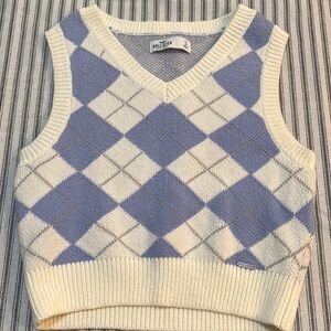 Hollister Women's Blue and Cream Argyle Sweater Vest